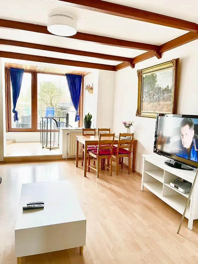 Villa Duesseldorf Messe, 2-Bedroom Duplex Apartment With Terrace And Garden