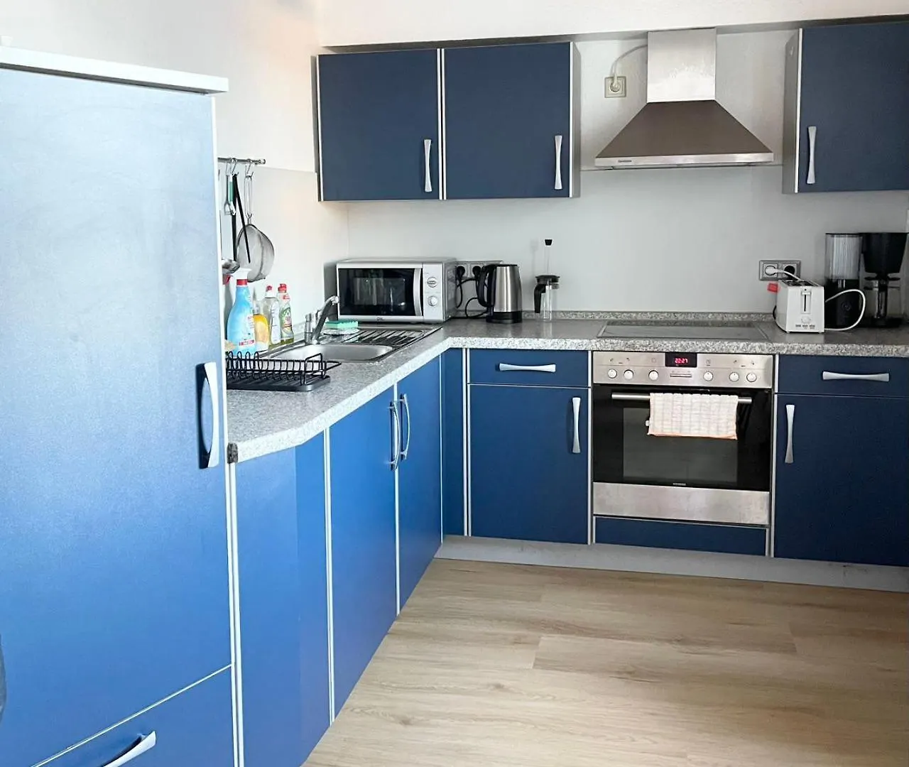 Duesseldorf Messe, 2-Bedroom Duplex Apartment With Terrace And Garden Villa Düsseldorf